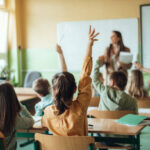 Montessori v praxi: Proč se v těchto školách děti učí radostně a bez biflování?